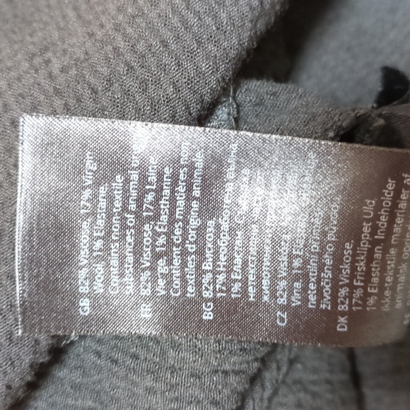 Oska Soft Black Textured Seersucker Jacket - Picture 16 of 16